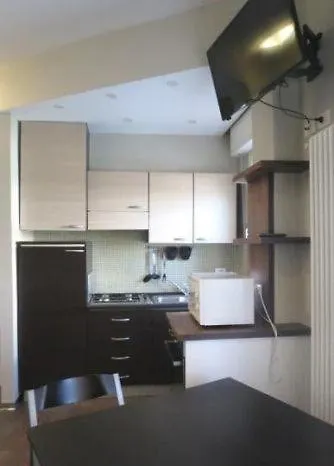 דירות צ'סנטיקו B50 Bilocale Vista Mare Con Terrazzo Abitabile